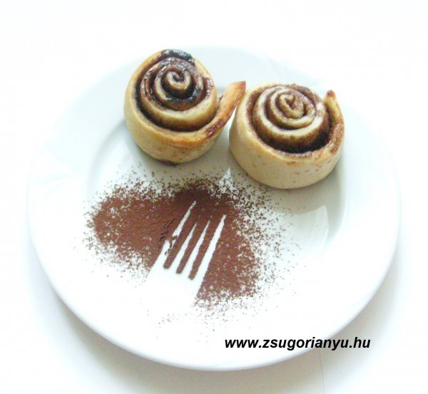pizza tésztából kakaós csiga