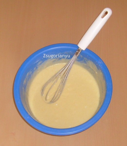 Tarka-barka meggyes süti